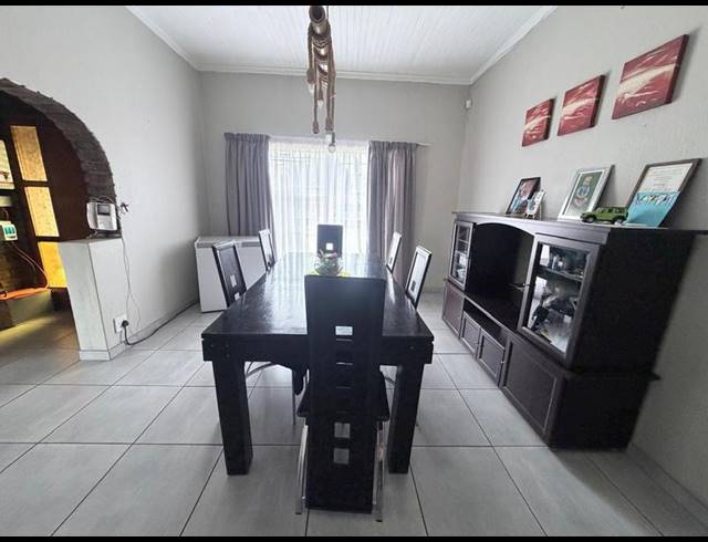 4 BEDROOM HOUSE FOR SALE IN SUNAIR PARK